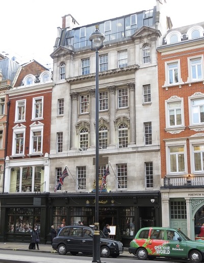 Hatchards, Piccadilly 16.12.17 (1)